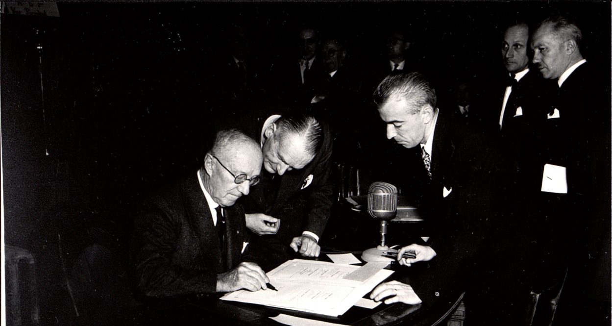 Ministers of 16 nations sign the “Protocol concerning the European Conference of Ministers of Transport” in Brussels on 17 October 1953